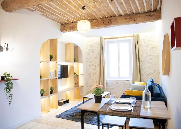 Old Town Haven * أنتيب