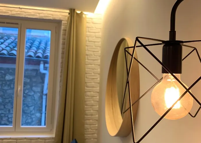 Old Town Haven * أنتيب